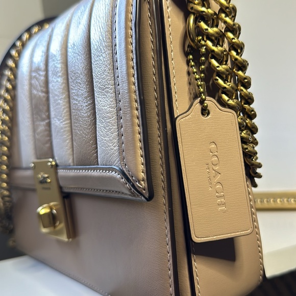 NWOT Coach Hutton Shoulder Bag with Color blocking - Picture 4 of 9